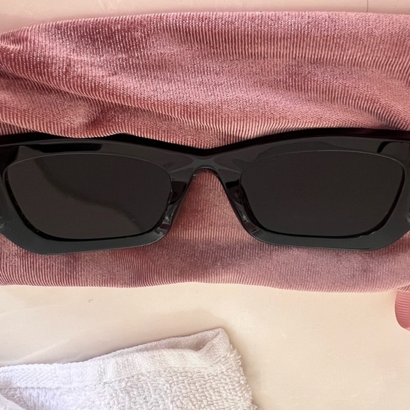 100 Authentic MIU MIU sunglasses - Picture 13 of 14